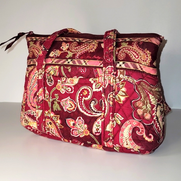 VERA BRADLEY Small Tote in Picadilly Plum Paisley Cranberry - Picture 1 of 7